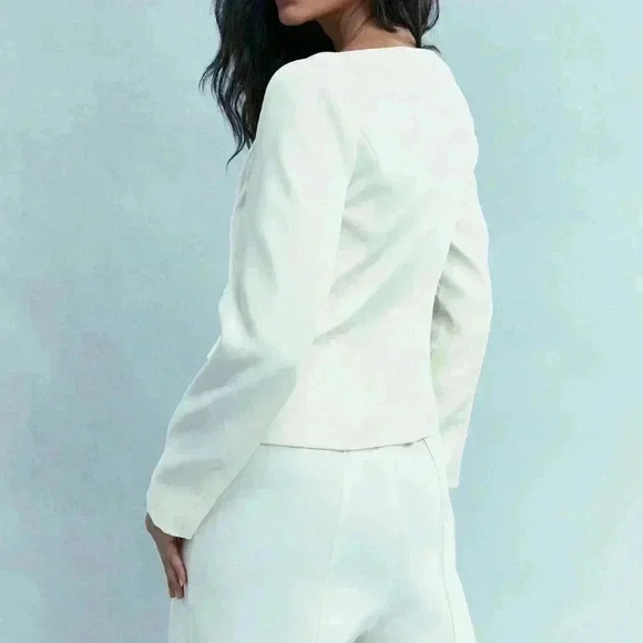 Apricot Casual Women's Statement Button Scop Neck Long Sleeve Jacket - Picture 2 of 5